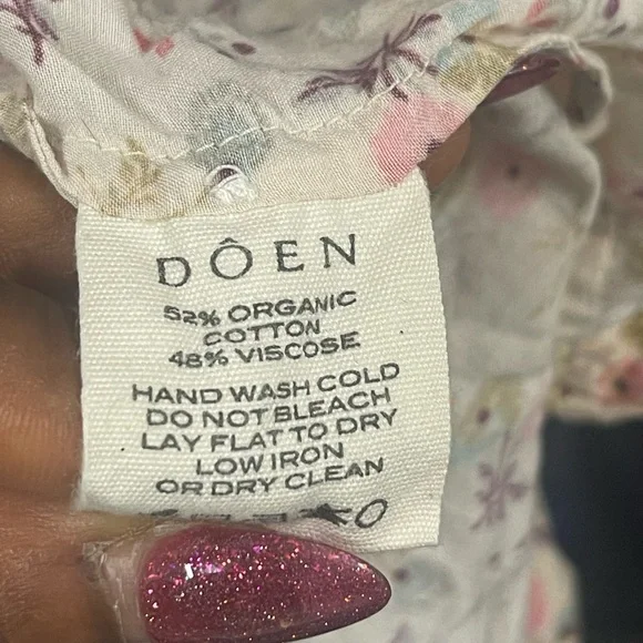 Doen June Top in Feathered Floral - Picture 9 of 11